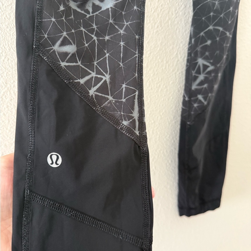 Lululemon Trail Bound Tight Full-On Luxtreme Size 2 star crushed black - Picture 5 of 9